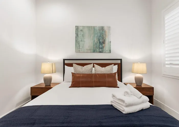 Breeze - Sparkling Pool - Mins To Old Town Ferienhaus
