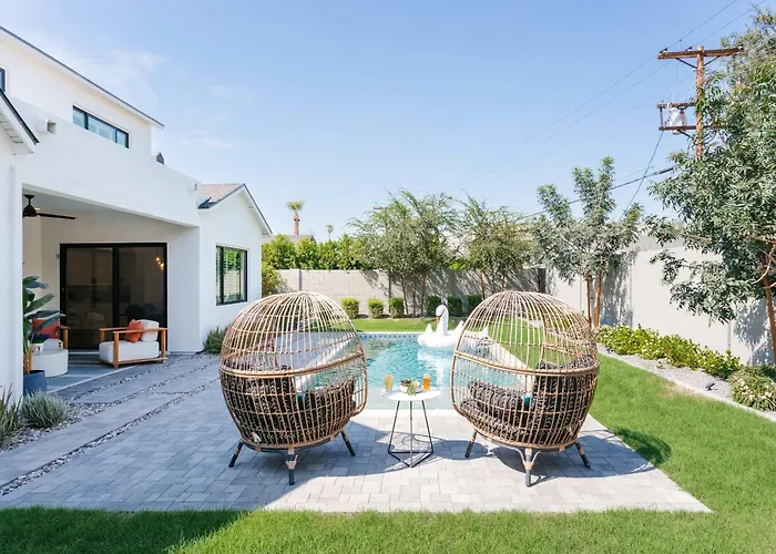 Breeze - Sparkling Pool - Mins To Old Town Ferienhaus